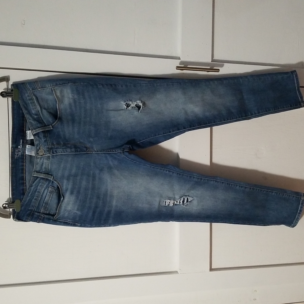 Ripped Skinny Jeans